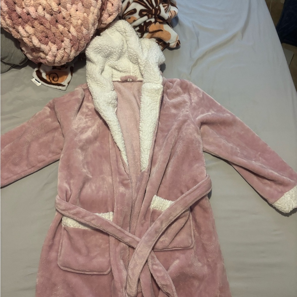 Plush Hooded Women's Bathrobe - Dusty Pink with Sherpa Lining